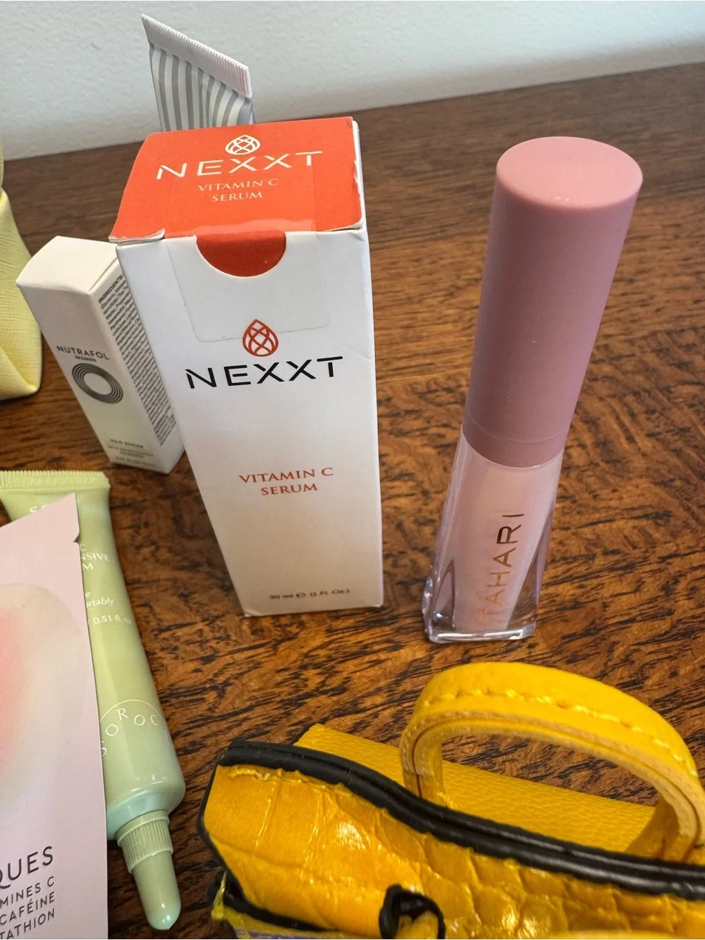 Make-Up Bag Stuffed/Pregnant with Beauty Items - Picture 8 of 12